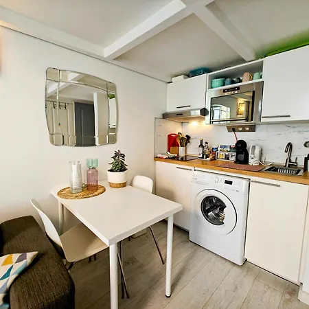 Duplex Central Close Beaches And Shops And Balcony