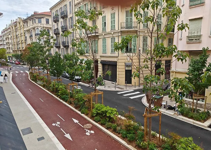 Duplex Central Close Beaches And Shops And Balcony شقة نيس