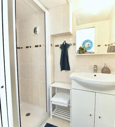 Duplex Central Close Beaches And Shops And Balcony *