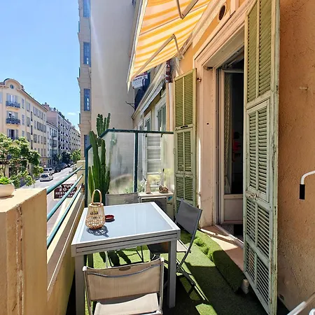 Duplex Central Close Beaches And Shops And Balcony Apartment